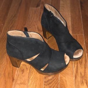 Dansko Women’s Booties Size European 38